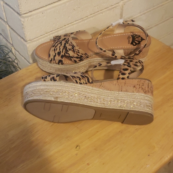 Leopard Fergalicious Wedge Brand New - Picture 3 of 3